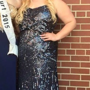 Adrianna Papell beaded prom dress size 16